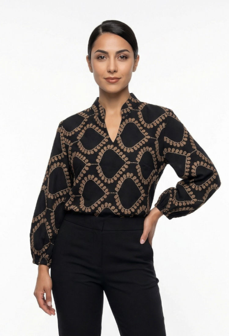 Blusa Negra Bordada
